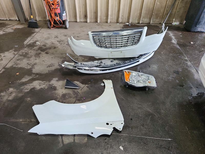 61511176 :رقم المزاد ، 2C4RC1BG5GR290539 vin ، 2016 Chrysler Town & Country مزاد بيع