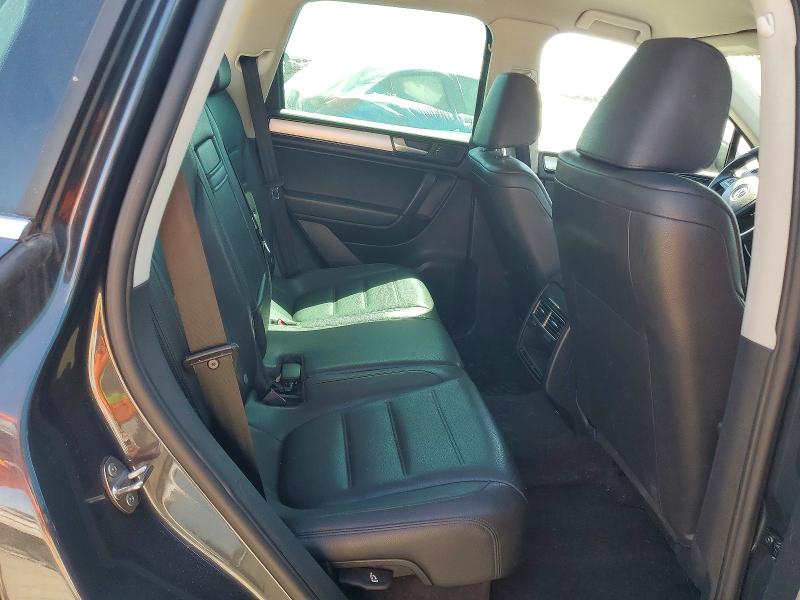61324016 :رقم المزاد ، WVGFF9BP5BD004592 vin ، 2011 Volkswagen Touareg مزاد بيع
