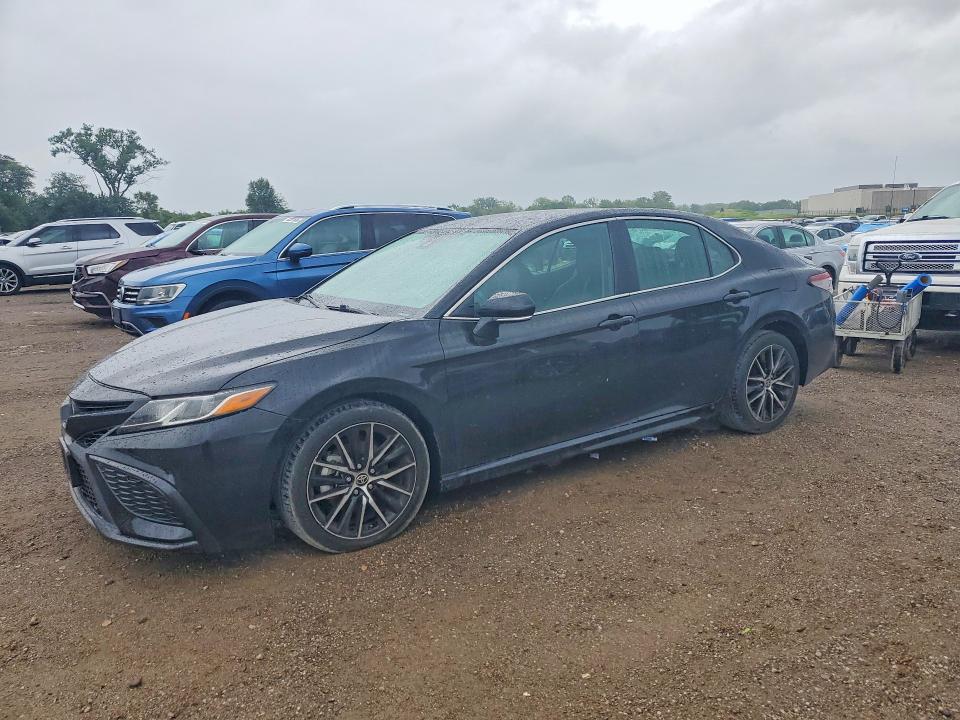 63508646 :رقم المزاد ، 4T1G11AK5PU077849 vin ، 2023 Toyota Camry مزاد بيع