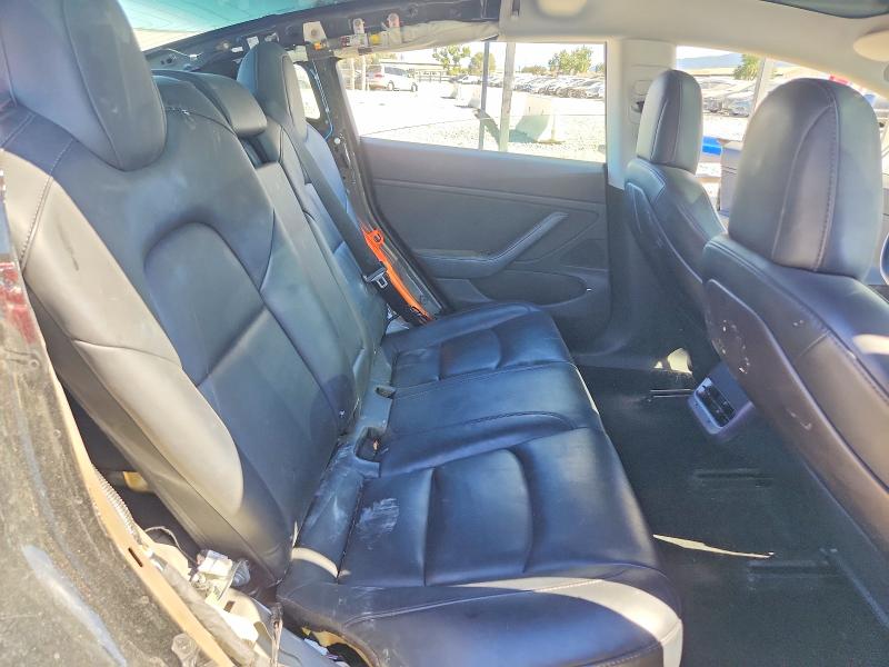 63381206 :رقم المزاد ، 5YJ3E1EA1JF173163 vin ، 2018 Tesla Model 3 مزاد بيع