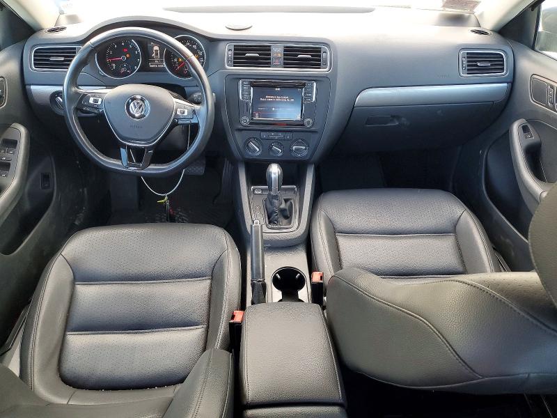 60226306 :رقم المزاد ، 3VWDB7AJ3HM261818 vin ، 2017 Volkswagen Jetta مزاد بيع