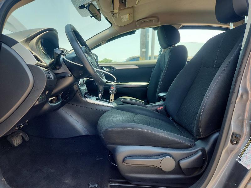62826136 :رقم المزاد ، 3N1AB7AP5JY306785 vin ، 2018 Nissan Sentra مزاد بيع