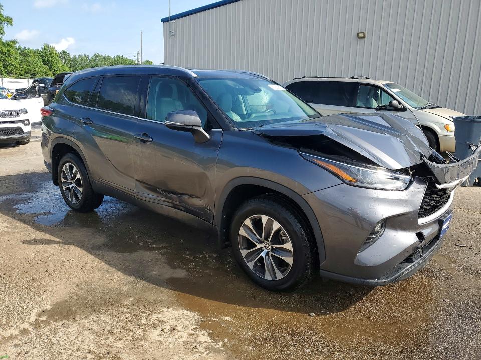 61565446 :رقم المزاد ، 5TDHZRBH3NS594426 vin ، 2022 Toyota Highlander مزاد بيع