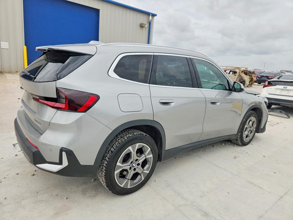 61521026 :رقم المزاد ، WBX73EF05P5W46015 vin ، 2023 Bmw X1 مزاد بيع