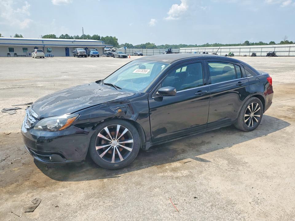 63478266 :رقم المزاد ، 1C3CCBBB7DN525410 vin ، 2013 Chrysler 200 مزاد بيع
