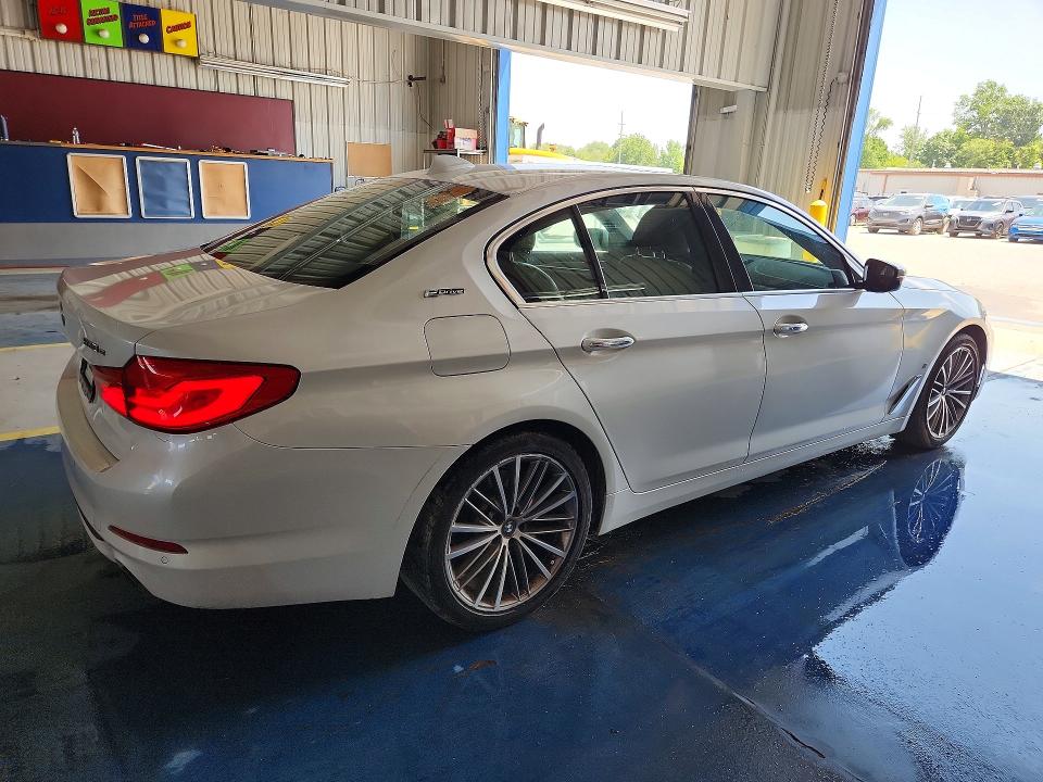 59613106 :رقم المزاد ، WBAJA9C59JB249025 vin ، 2018 Bmw 530e مزاد بيع