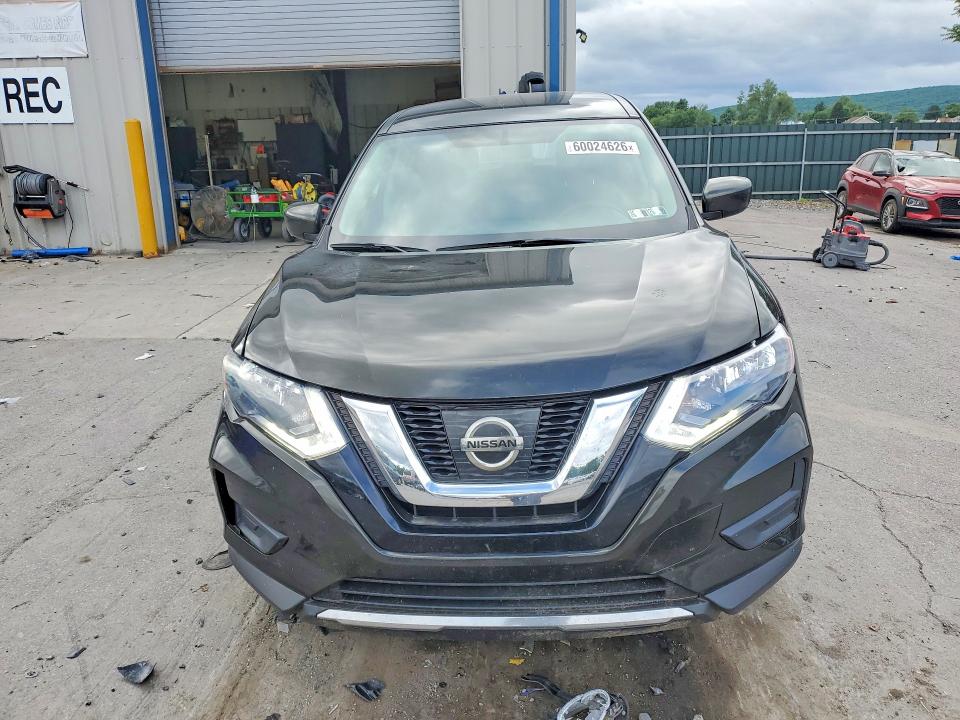60024626 :رقم المزاد ، KNMAT2MV8HP573101 vin ، 2017 Nissan Rogue مزاد بيع