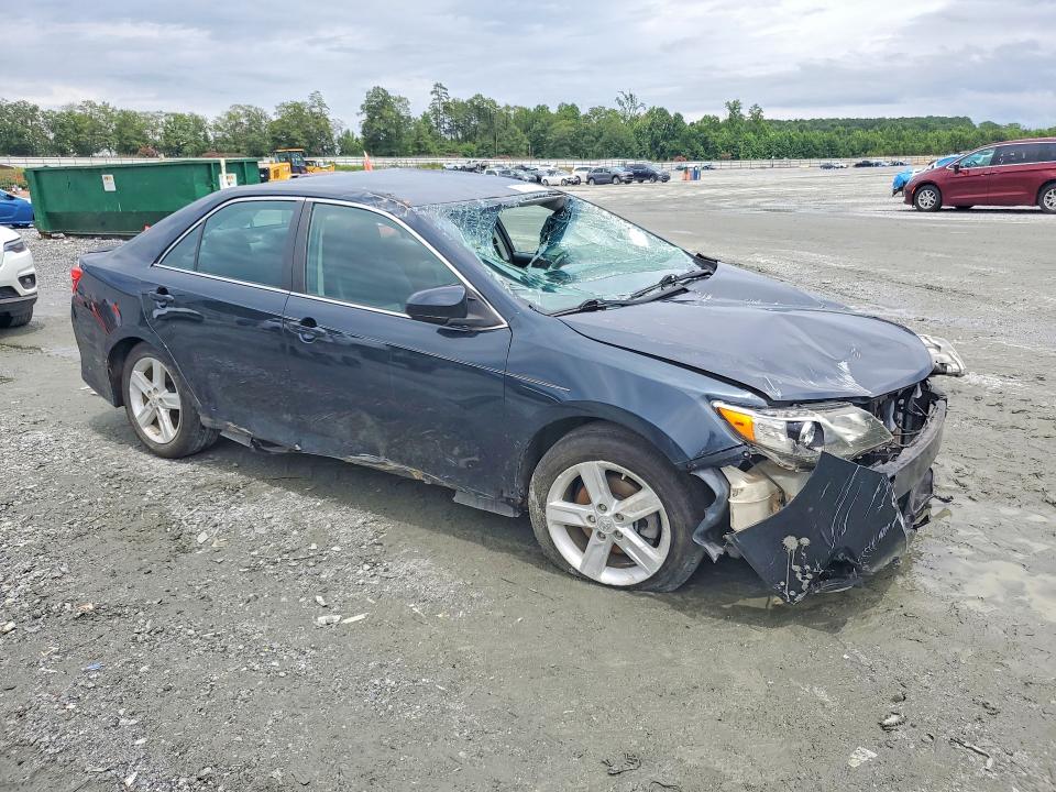 60223696 :رقم المزاد ، 4T1BF1FK2EU376992 vin ، 2014 Toyota Camry مزاد بيع