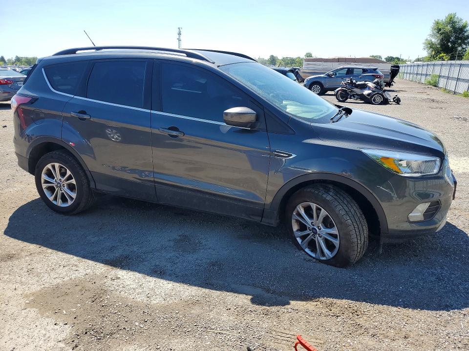 62538856 :رقم المزاد ، 1FMCU0GD1JUC91849 vin ، 2018 Ford Escape مزاد بيع