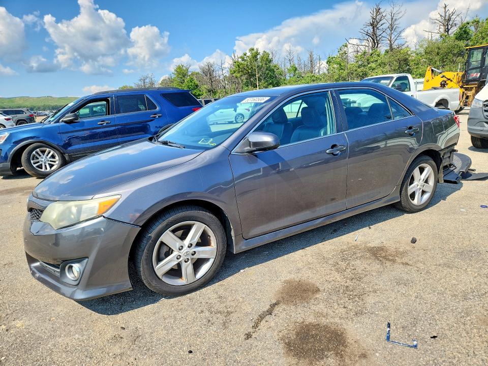 2013 Toyota Camry მანქანა იყიდება აუქციონზე, vin: 4T1BF1FK6DU643825, აუქციონის ნომერი: 63160586