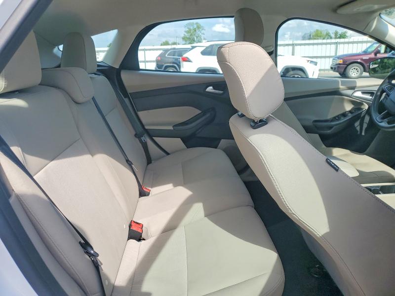 62000636 :رقم المزاد ، 1FADP3K25JL225095 vin ، 2018 Ford Focus مزاد بيع