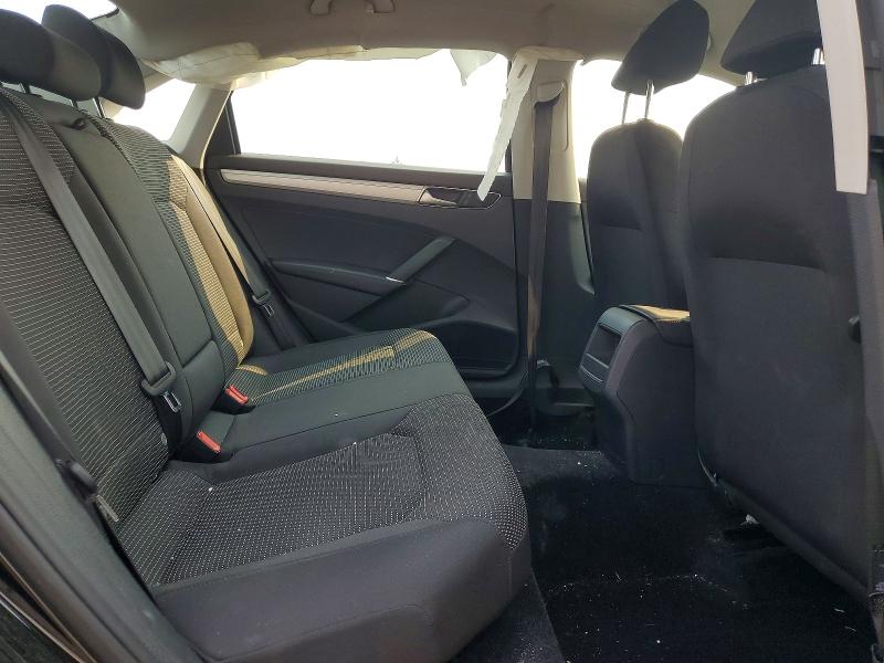 62521336 :رقم المزاد ، 1VWAS7A39GC007261 vin ، 2016 Volkswagen Passat مزاد بيع