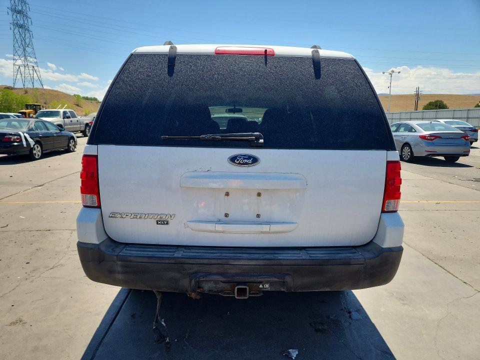 2005 Ford Expedition მანქანა იყიდება აუქციონზე, vin: 1FMPU16525LA06234, აუქციონის ნომერი: 61041066