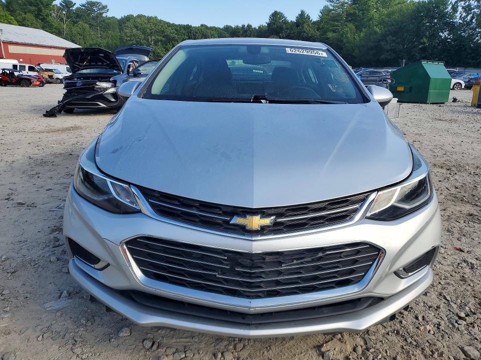 62629956 :رقم المزاد ، 1G1BF5SM2J7201095 vin ، 2018 Chevrolet Cruze مزاد بيع
