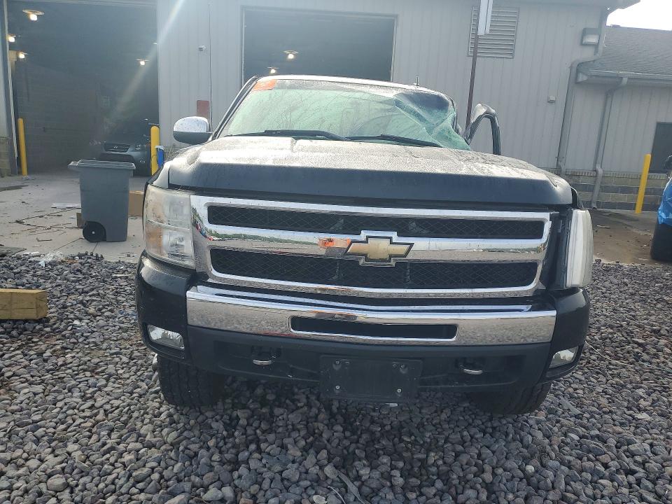 Продаж на аукціоні авто 2011 Chevrolet Silverado, vin: 1GCRKSE39BZ312719, номер лоту: 61499006