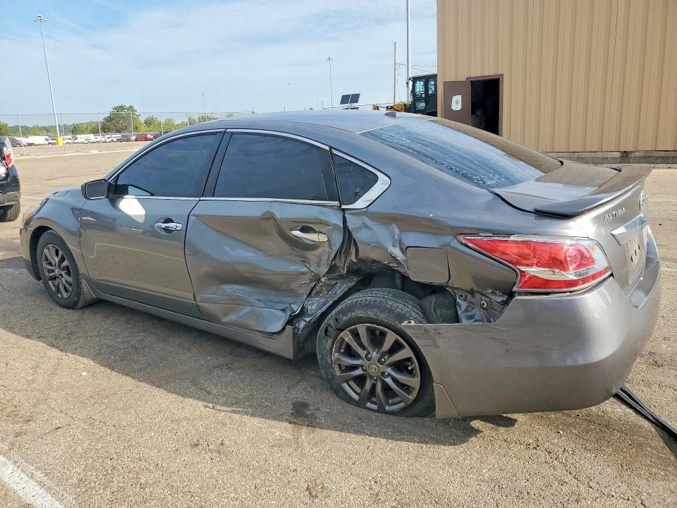 2015 Nissan Altima მანქანა იყიდება აუქციონზე, vin: 1N4AL3APXFC464709, აუქციონის ნომერი: 62426106