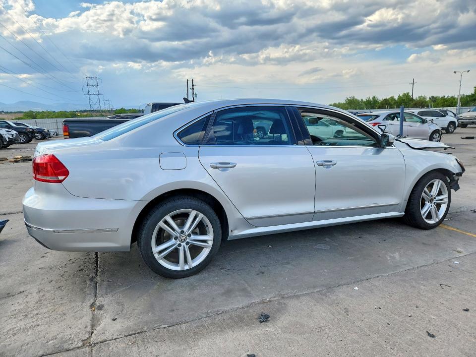 2015 Volkswagen Passat მანქანა იყიდება აუქციონზე, vin: 1VWCV7A39FC061111, აუქციონის ნომერი: 61739416