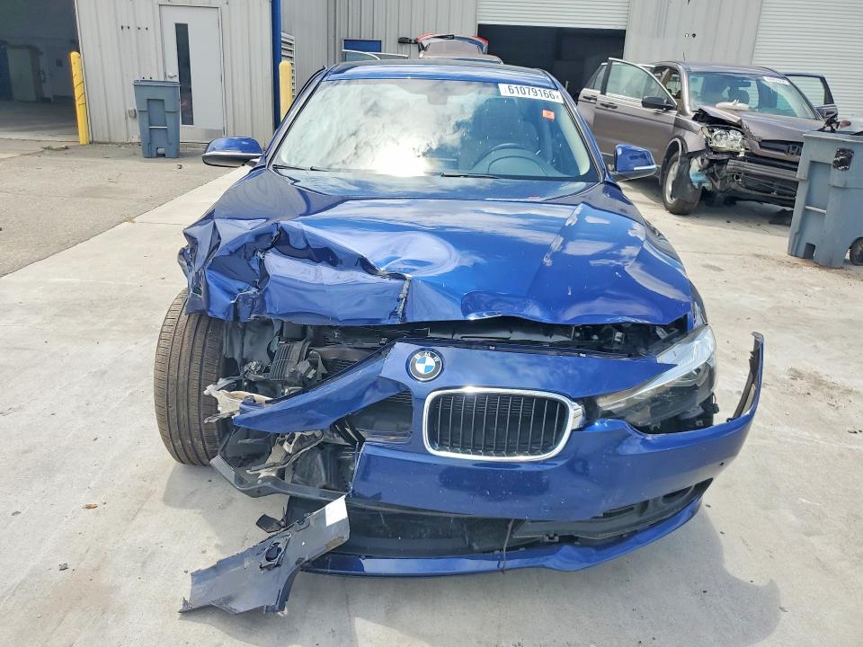 61079166 :رقم المزاد ، WBA8E5G31HNU43853 vin ، 2017 Bmw 320 مزاد بيع