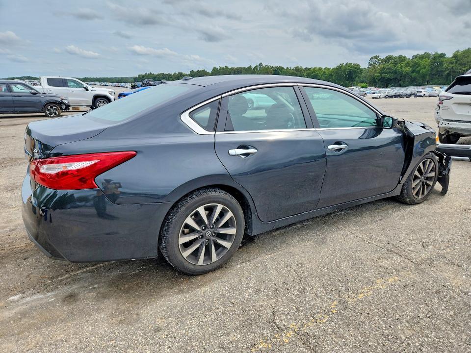 60886886 :رقم المزاد ، 1N4AL3AP9HC271437 vin ، 2017 Nissan Altima مزاد بيع