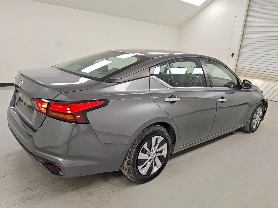 85605165 :رقم المزاد ، 1N4BL4BVXNN355595 vin ، 2022 Nissan Altima مزاد بيع