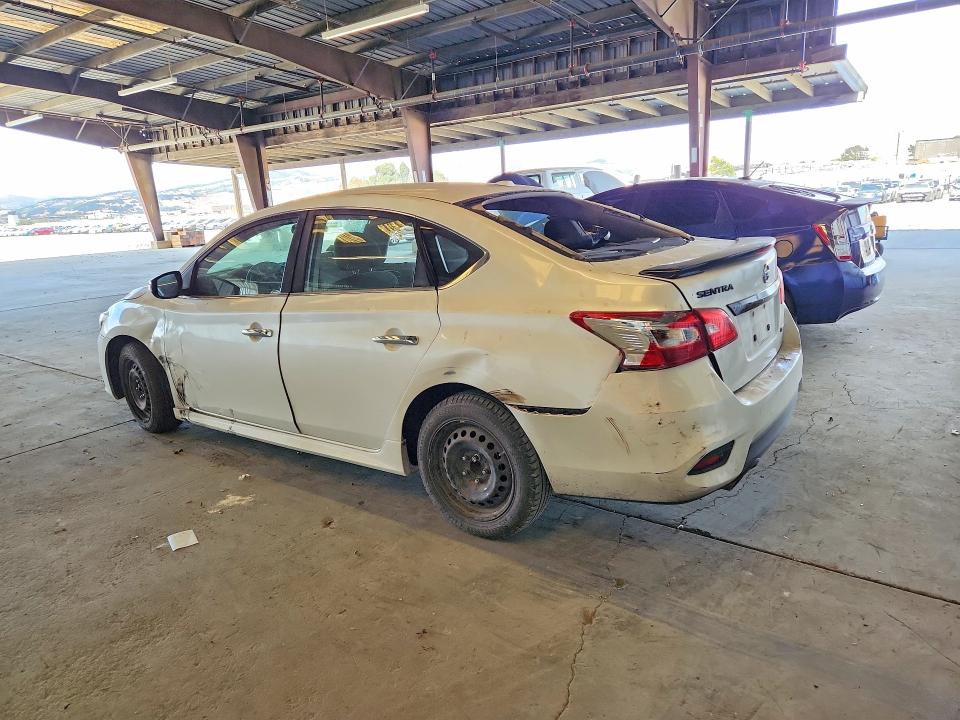 61956316 :رقم المزاد ، 3N1AB7AP4JY289168 vin ، 2018 Nissan Sentra مزاد بيع