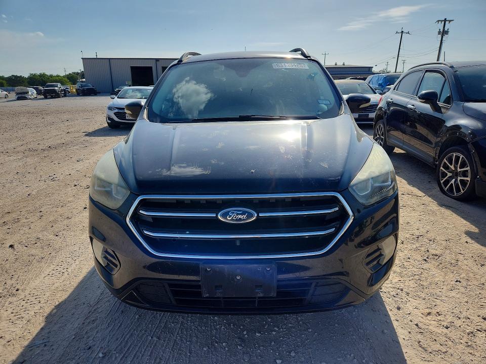 2017 Ford Escape მანქანა იყიდება აუქციონზე, vin: 1FMCU0JD4HUB79226, აუქციონის ნომერი: 63145426