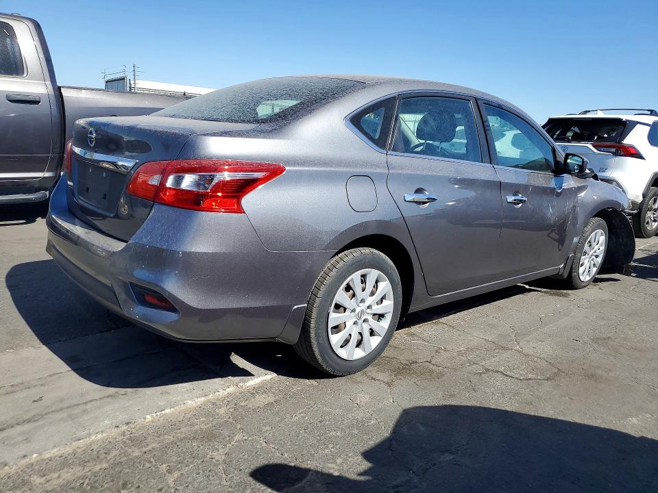 Продаж на аукціоні авто 2018 Nissan Sentra, vin: 3N1AB7AP0JY208196, номер лоту: 61439526