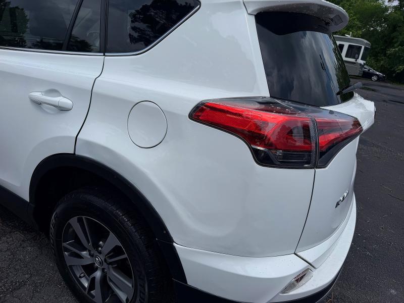 Продаж на аукціоні авто 2018 Toyota Rav4, vin: 2T3WFREV2JW447380, номер лоту: 60225776