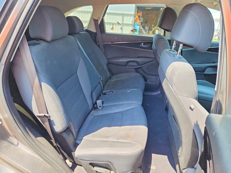 Продажа на аукционе авто 2017 Kia Sorento, vin: 5XYPG4A55HG242073, номер лота: 62243546
