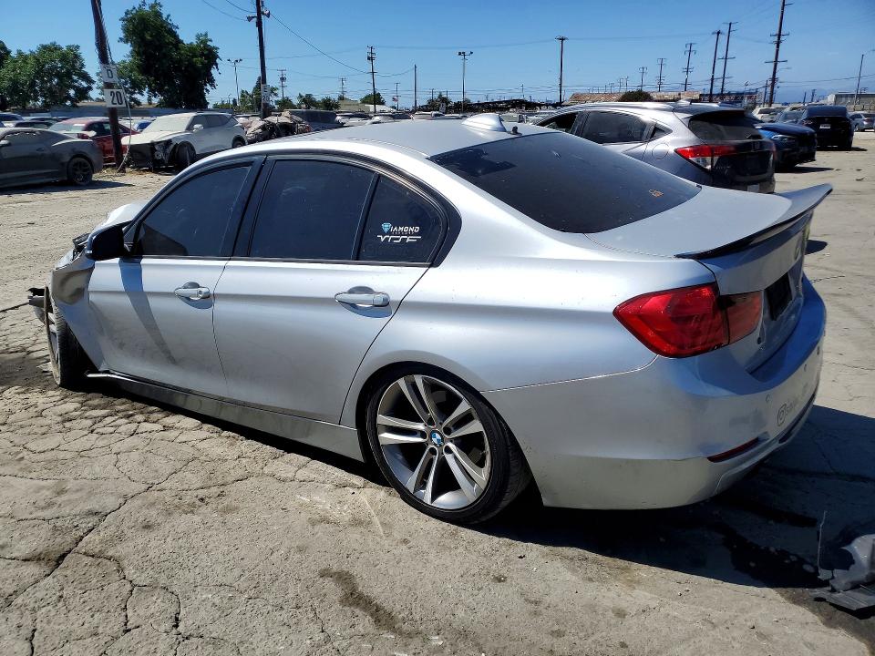 61813636 :رقم المزاد ، WBA3C1C59DF438033 vin ، 2013 Bmw 328 مزاد بيع