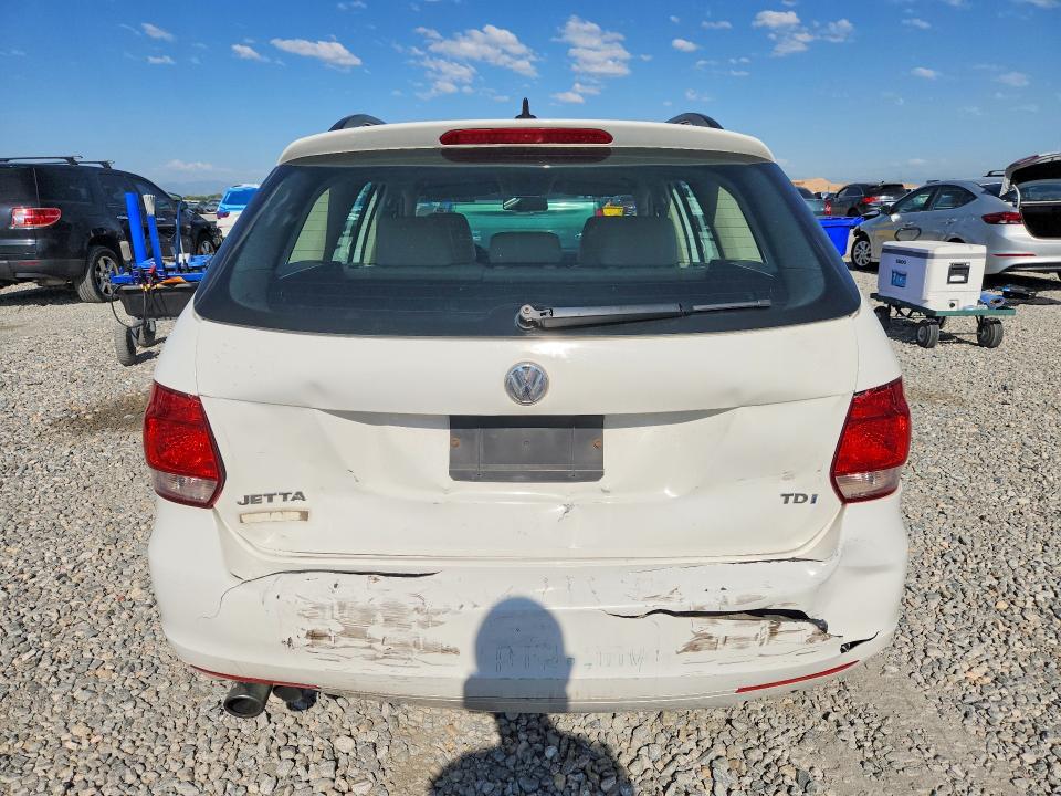 58768806 :رقم المزاد ، 3VWPL7AJ5BM702138 vin ، 2011 Volkswagen Jetta مزاد بيع