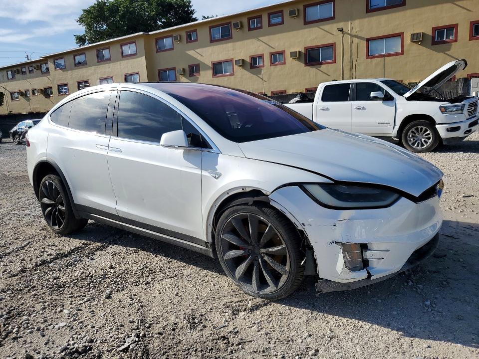 2016 Tesla Model X მანქანა იყიდება აუქციონზე, vin: 5YJXCBE48GFS00908, აუქციონის ნომერი: 59694216