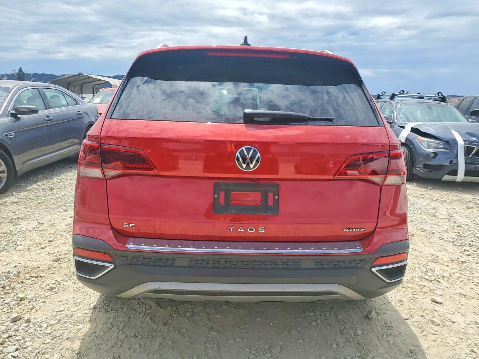 60849586 :رقم المزاد ، 3VVYX7B23NM095391 vin ، 2022 Volkswagen Taos مزاد بيع