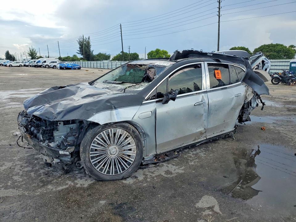 59579176 :رقم المزاد ، 4JGDX5FB4RA028888 vin ، 2024 Mercedes-benz Eqs Suv مزاد بيع
