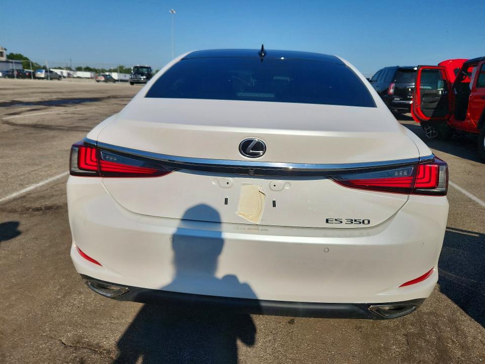 59740306 :رقم المزاد ، 58ABZ1B17KU027609 vin ، 2019 Lexus Es مزاد بيع