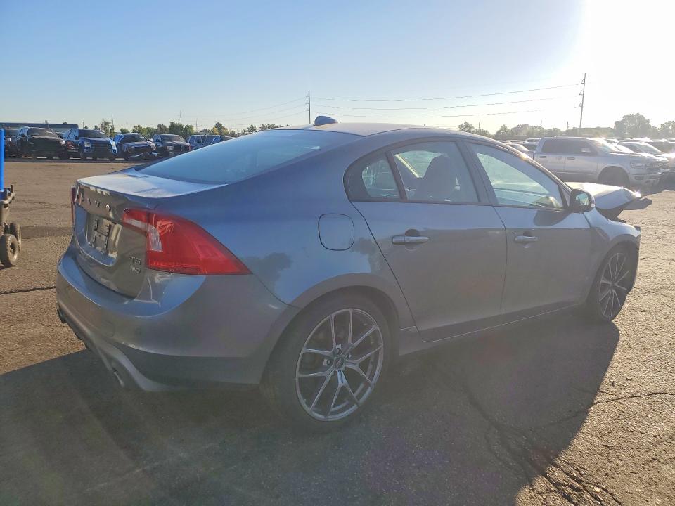 2018 Volvo S60 მანქანა იყიდება აუქციონზე, vin: YV140MTL1J2460637, აუქციონის ნომერი: 61027386