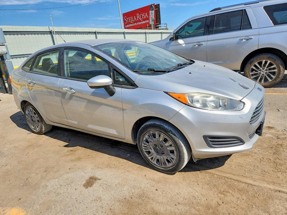 60501876 :رقم المزاد ، 3FADP4AJ1JM142678 vin ، 2018 Ford Fiesta مزاد بيع