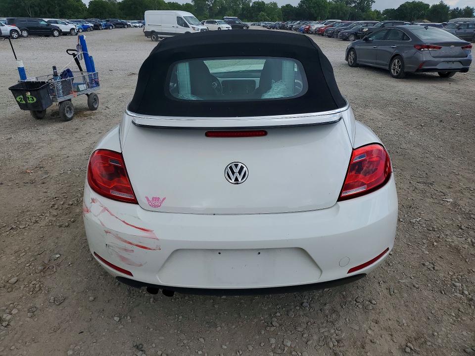 60873336 :رقم المزاد ، 3VW5X7AT2DM816839 vin ، 2013 Volkswagen Beetle مزاد بيع