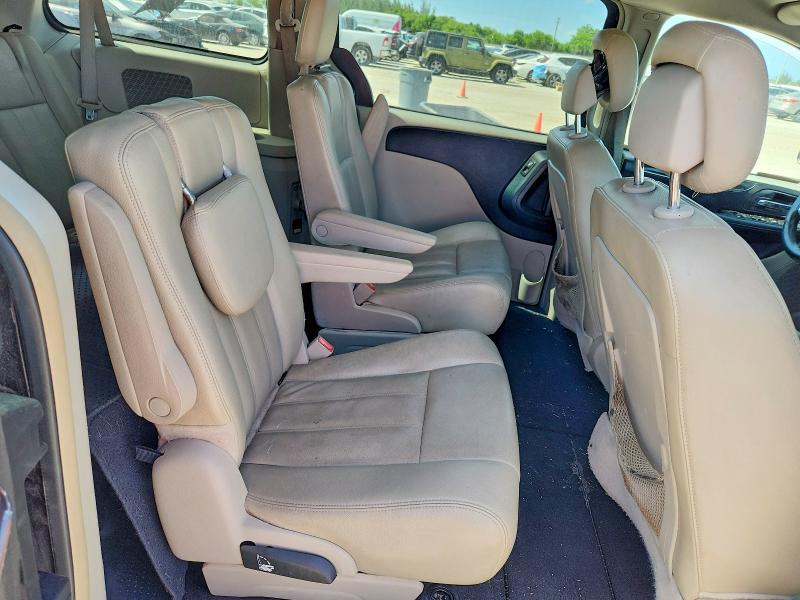 61919236 :رقم المزاد ، 2C4RC1BG1DR554903 vin ، 2013 Chrysler Town & Country مزاد بيع