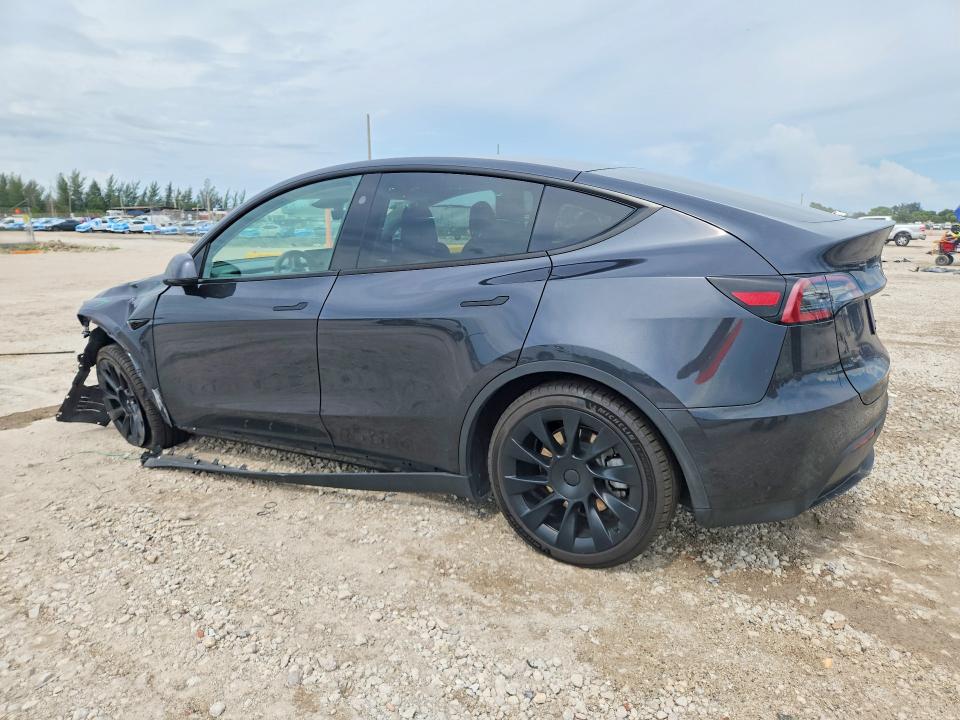 2024 Tesla Model Y მანქანა იყიდება აუქციონზე, vin: 7SAYGDED9RF056098, აუქციონის ნომერი: 62392216