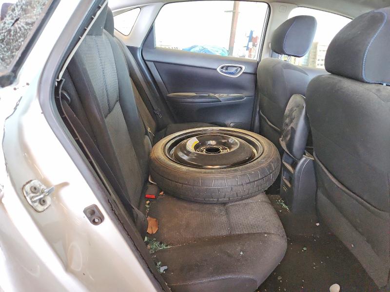 61956316 :رقم المزاد ، 3N1AB7AP4JY289168 vin ، 2018 Nissan Sentra مزاد بيع