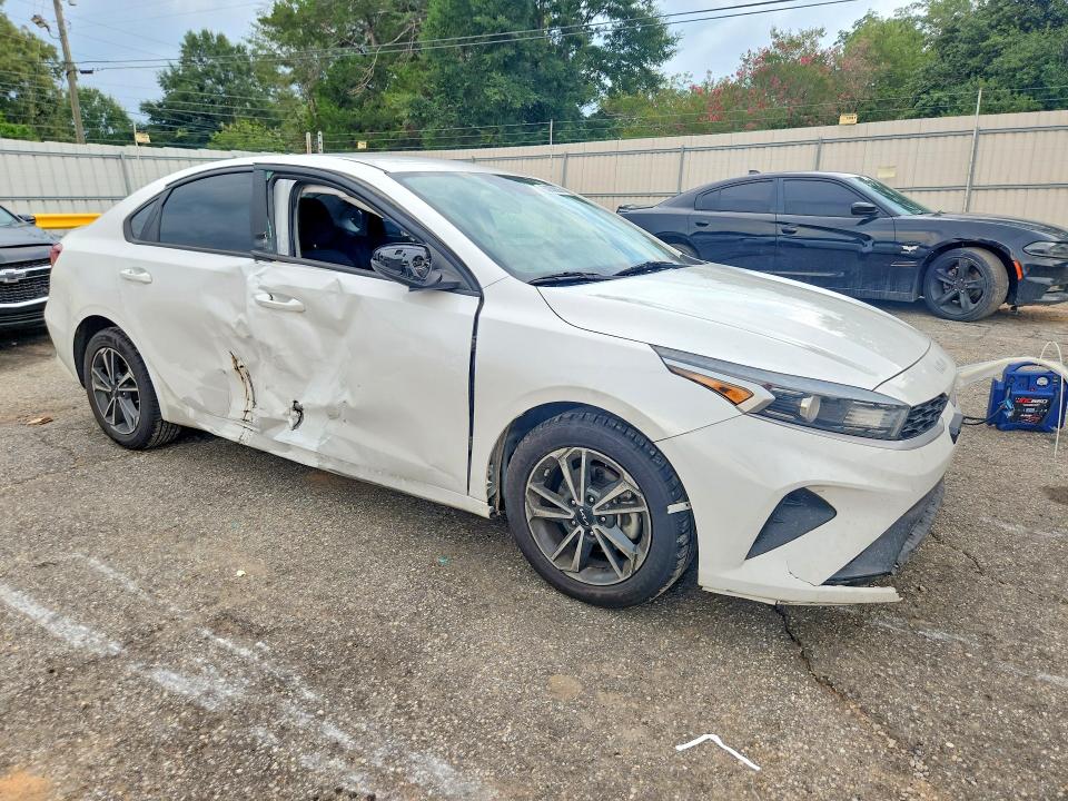 2022 Kia Forte მანქანა იყიდება აუქციონზე, vin: 3KPF24AD1NE500650, აუქციონის ნომერი: 62933536