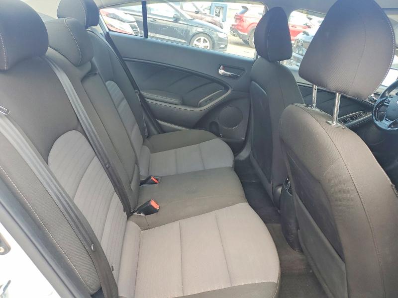 60982296 :رقم المزاد ، 3KPFL4A81HE087147 vin ، 2017 Kia Forte مزاد بيع