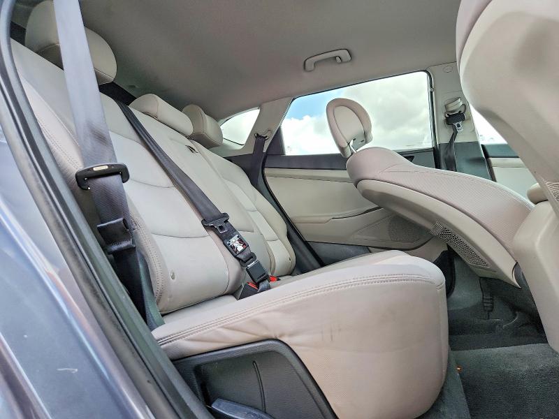 61046196 :رقم المزاد ، KM8J33A23GU202469 vin ، 2016 Hyundai Tucson مزاد بيع