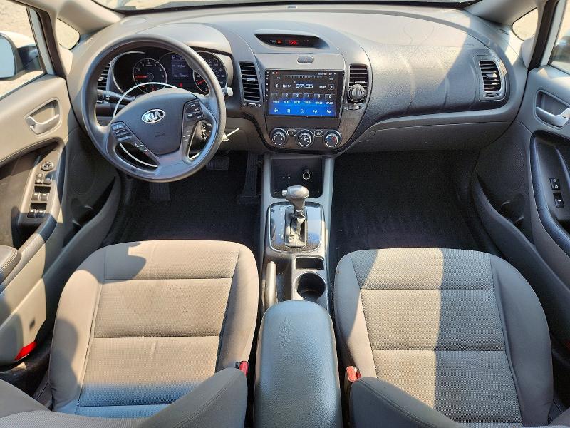 60794656 :رقم المزاد ، 3KPFK4A73JE189968 vin ، 2018 Kia Forte مزاد بيع