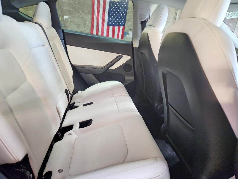 62389666 :رقم المزاد ، 5YJYGDEEXMF095958 vin ، 2021 Tesla Model Y مزاد بيع