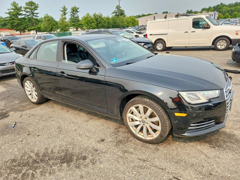 Продаж на аукціоні авто 2017 Audi A4, vin: WAUANAF4XHN008804, номер лоту: 60825086
