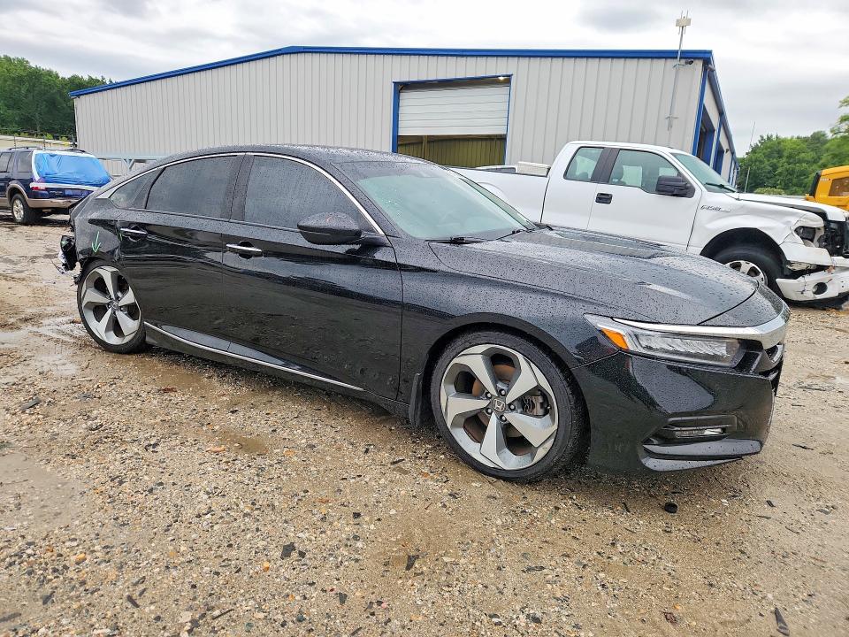 Aukcja sprzedaży 2018 Honda Accord, vin: 1HGCV1F97JA047582, numer aukcji: 61680626