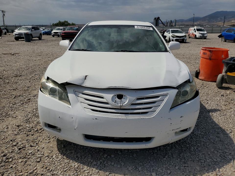 61088406 :رقم المزاد ، 4T1BE46KX7U617902 vin ، 2007 Toyota Camry مزاد بيع