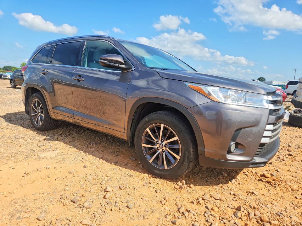 Продаж на аукціоні авто 2017 Toyota Highlander, vin: 5TDJZRFH0HS385435, номер лоту: 59028196